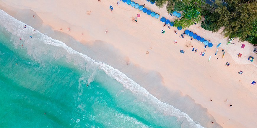 Oversiktsbilde fra Kata Beach på Phuket, Thailand.