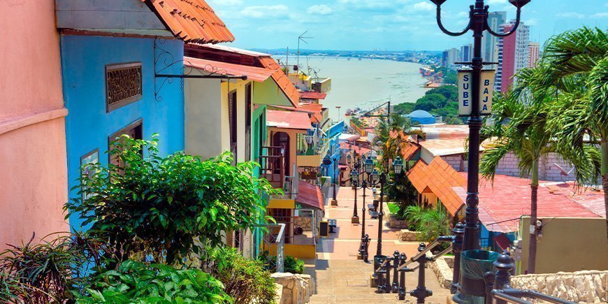 Sjarmerende gate i Guayaquil på Stillehavskysten i Ecuador.