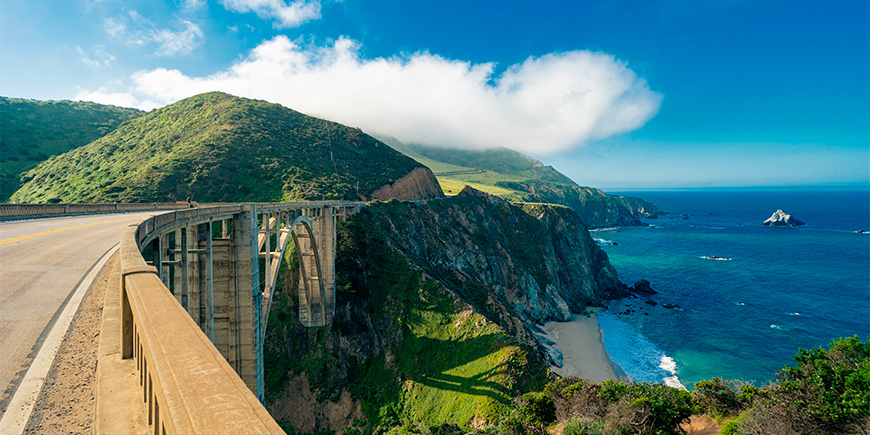 Bixby Bridge på Highway 1 i USA