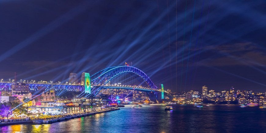 Levende lysfestival i Sydney med lys over Harbour Bridge