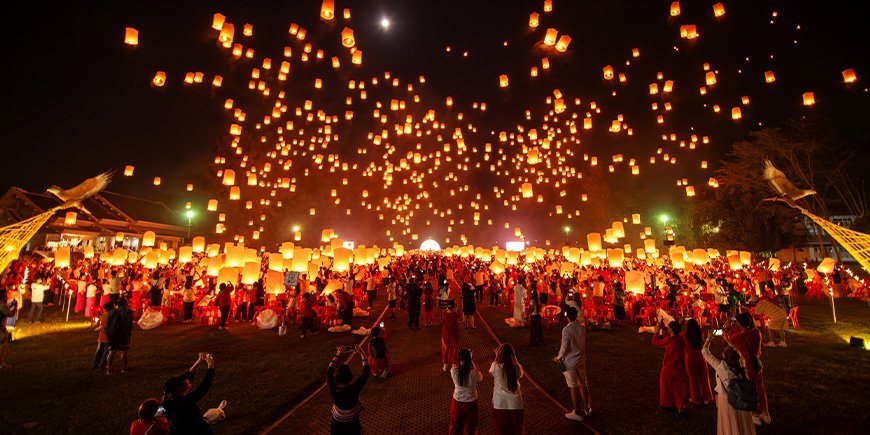 Yi Peng-festivalen i Chiang Mai i Thailand